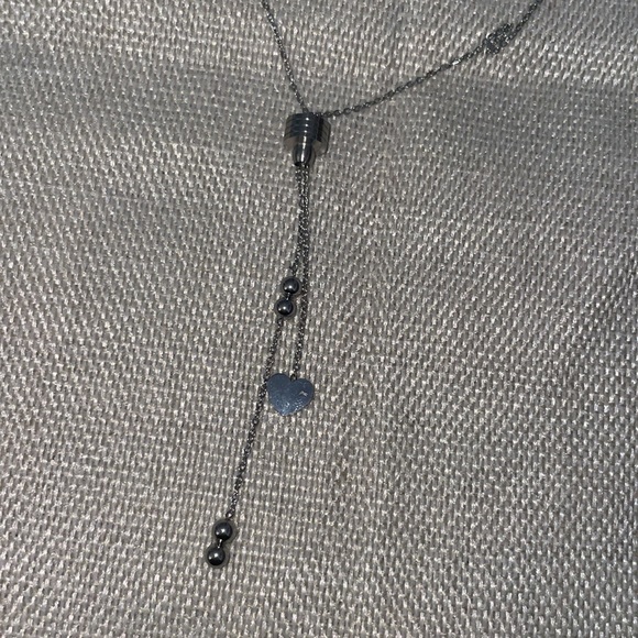 Minimalist heart Chain silver Necklace - Picture 4 of 7